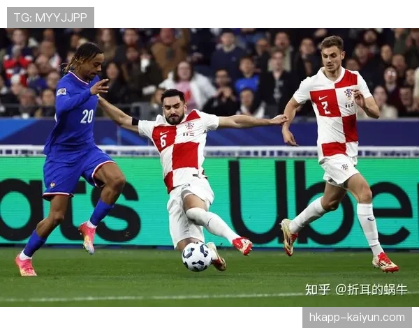 “下赛季英超将试点门线技术与芯片足球结合，为分析防守阵型提供新数据”